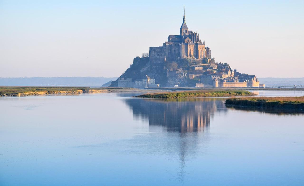 Studio Privatif Et Sa Piscine Aux Agapanthes De Cromel - Le Mont Saint-Michel Villa Exterior photo
